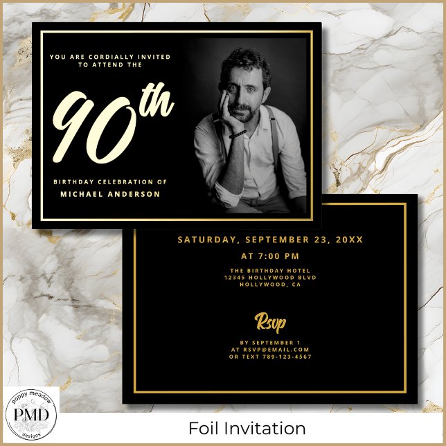Invitación Con Relieve Metalizado 90.º cumpleaños elegante foto oro negro (90th Birthday Elegant Photo Black with Gold Foil Invitation with Date, Time, Location, RSVP on Back.)