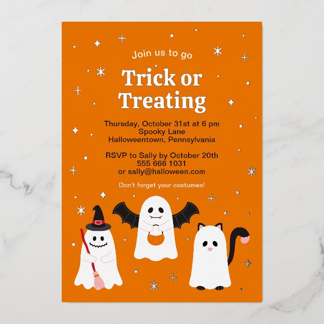 Invitación Con Relieve Metalizado Adorable truco de Halloween o Personalizado del tr (Anverso)