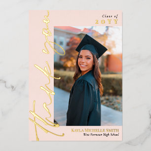 Invitación Con Relieve Metalizado Agradecimiento de graduación con caligrafía en dor