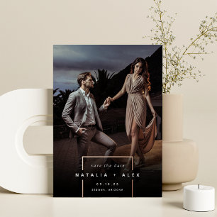 Invitación Con Relieve Metalizado Aislado   Foto Vertical Moderna Guardar La Fecha