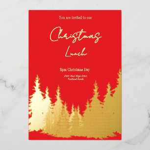 Invitación Con Relieve Metalizado Almuerzo de Navidad con árbol de pino rojo y papel