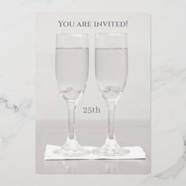 Invitación Con Relieve Metalizado Aniversario del Boda 25 de los Anillos Blancos Pla (Reverso )