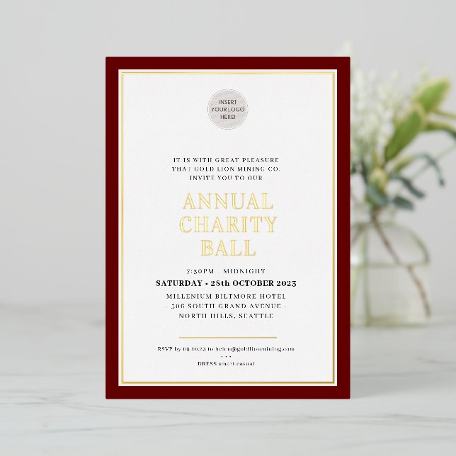 Invitación Con Relieve Metalizado ANUAL CHARITY BALL logo elegante liso marrón oro (Anverso de pie)