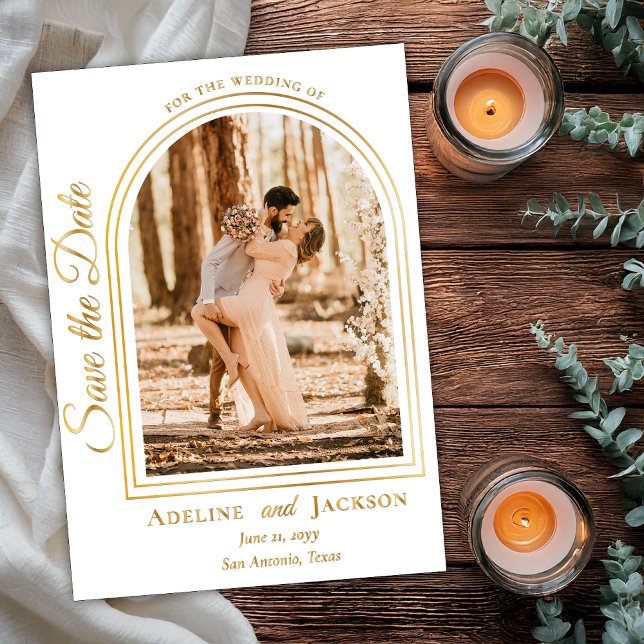 Invitación Con Relieve Metalizado Arched Photo Elegant Script Save the Date (Arched Photo Elegant Script "Save the Date" Foil Announcement)