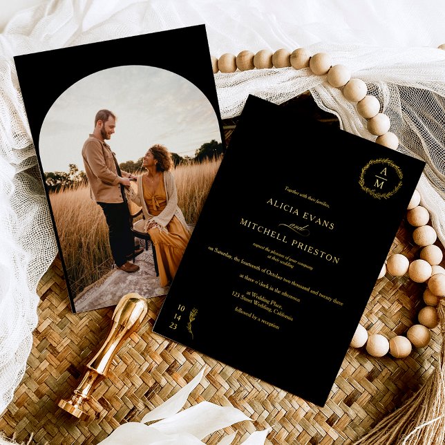 Invitación Con Relieve Metalizado Arco de boda negro floral clásico (Subido por el creador)