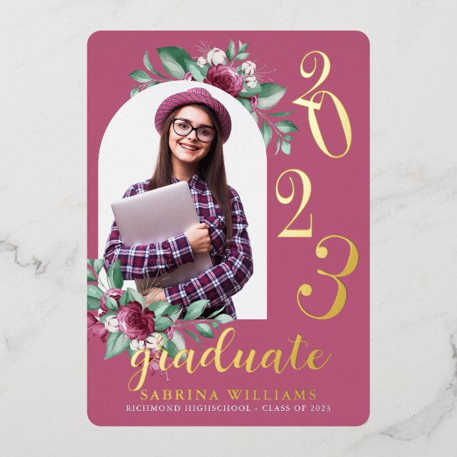 Invitación Con Relieve Metalizado Arco moderno | Graduación de fotos moradas florale (Anverso)