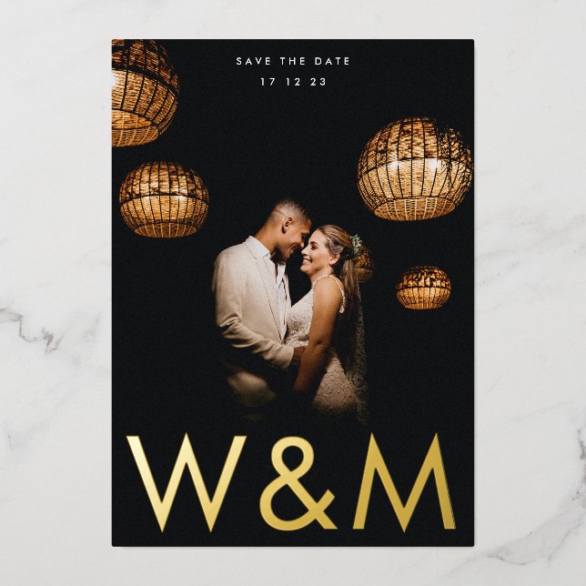 Invitación Con Relieve Metalizado Audaz Monograma moderno de fotografía de oro salva (Anverso)