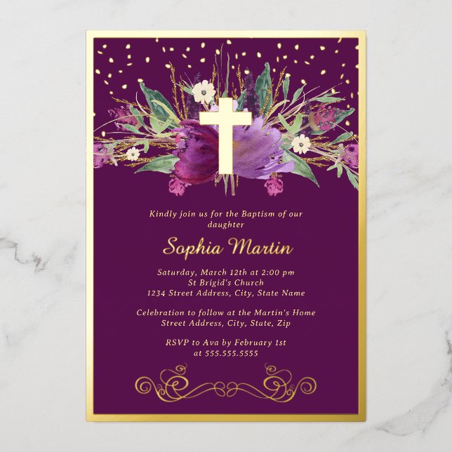 Invitación Con Relieve Metalizado Baptismo de la cruz floral púrpura esparcido ameti (Anverso)
