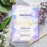 Invitación Con Relieve Metalizado Bat Mitzvah acuarela púrpura moderna oro real<br><div class="desc">¡Estén orgullosos, regocijaos y exhiban este hito de su Bat Mitzvah favorito! Envíe este impresionante, moderno, brillante y real Relieve metalizado de oro, puntos y escritura tipográfica contra un suave fondo de color morado, invitación personalizada para un evento que recordar. Personalice el texto del personalizado con el nombre, fecha y...</div>
