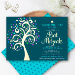 Invitación Con Relieve Metalizado Bat Mitzvah Árbol Verde azulado de la Vida Script<br><div class="desc">¡Estén orgullosos, regocijaos y exhiban este hito de su Bat Mitzvah favorito! Este gráfico árbol de Relieve metalizado dorado real con estrella brillante turquesa, verde azulada, morada y azul de David y "hojas" de punto en un rico fondo azul verde azulado oscuro es la invitación perfecta para esta ocasión especial....</div>