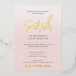 Invitación Con Relieve Metalizado BAT MITZVAH caligrafía moderna oro rosa negro<br><div class="desc">por kat massard >>> WWW.SIMPLYSWEETPAPERIE.COM <<< Un bar dulce Mitzvah Invitación para su hija con un nombre de guión grande en un Relieve metalizado dorado brillante! Me encanta el diseño, pero me gustaría ver algunos cambios - otro esquema de color, producto, agregar una foto o adaptado para una ocasión diferente...</div>