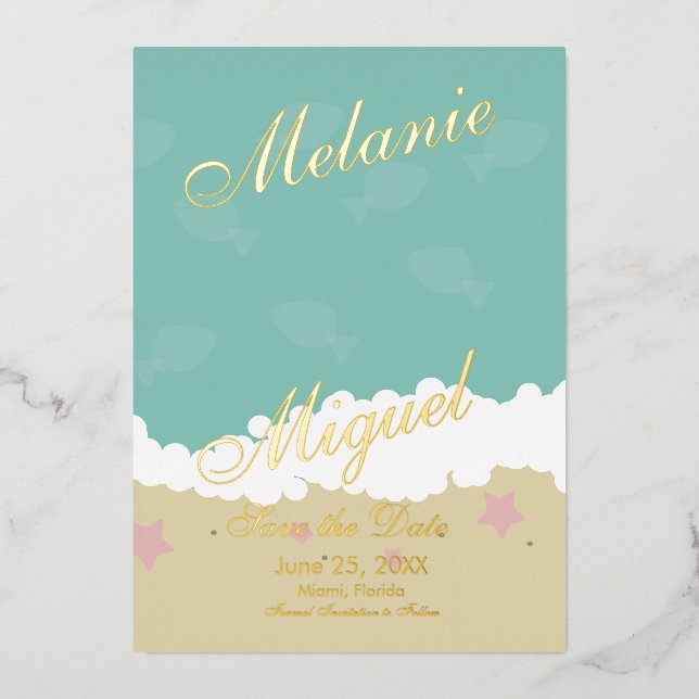 Invitación Con Relieve Metalizado  Beach Ampersand Save the Date Prensado  (Anverso)