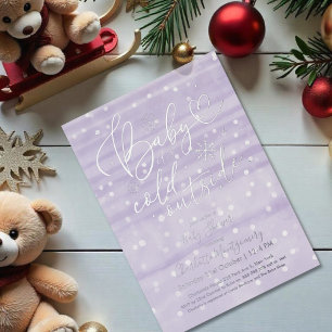 Invitación Con Relieve Metalizado Bebé, hace frío fuera del Baby Shower morado de in
