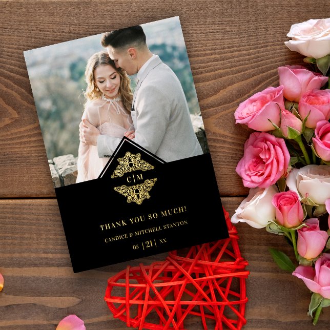 Invitación Con Relieve Metalizado Black Initials Moda dorada Lace Boda romántico (Subido por el creador)