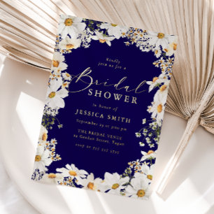 Invitación Con Relieve Metalizado Blanco Floral de Primavera y Azul Marino Despedida