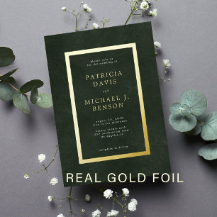 Invitación Con Relieve Metalizado Boda con tipografía elegante en verde y oro