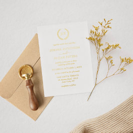 Invitación Con Relieve Metalizado Boda de Corona de Monograma de Oro Elegante