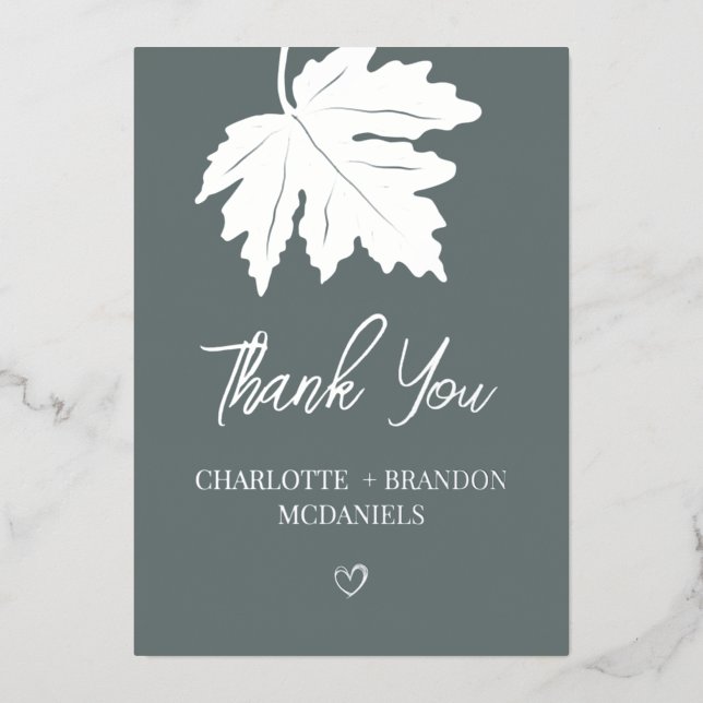 Invitación Con Relieve Metalizado Boda de hojas de arce de otoño de plata Gracias (Anverso)