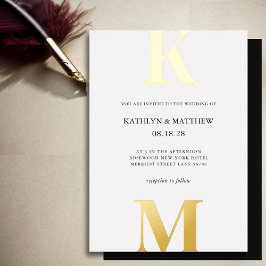 Invitación Con Relieve Metalizado Boda de Monograma Moderno en Negro y Dorado