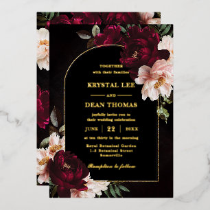 Invitación Con Relieve Metalizado Boda de peonías florales rosadas y burdeos tempera