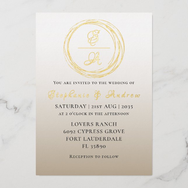 Invitación Con Relieve Metalizado Boda en monograma de caligrafía de oro moderna (Anverso)