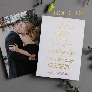 Invitación Con Relieve Metalizado Boda fotográfico de tipografía elegante en blanco 