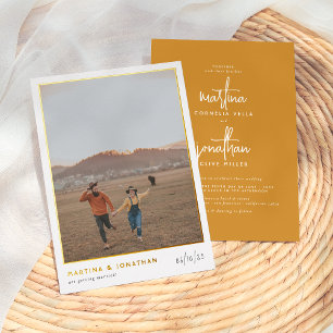 Invitación Con Relieve Metalizado Boda Minimalista Boho Mostaza Foto Real con Hojas 