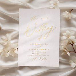 Invitación Con Relieve Metalizado Boda moderna minimalista con letra elegante en oro