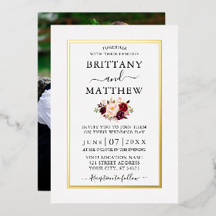 Invitación Con Relieve Metalizado Boda Moderno Elegante Floral Borgoña Foto Dorado