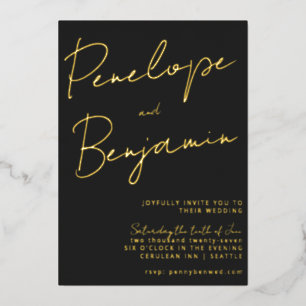 Invitación Con Relieve Metalizado Boda Negra y Dorada con Letra Moderna a Mano