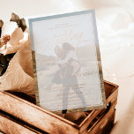 Invitación Con Relieve Metalizado Boda negro moderno foto rosa oro<br><div class="desc">Sencillo y elegante overlay blanco y rosa real de guion de Relieve metalizado dorado gire tipografía ,  perfecto para elegante y lujoso boda,  añada su foto.</div>