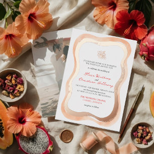Invitación Con Relieve Metalizado Boda Vibrante con Borde Ondulado de Hibisco Tropic