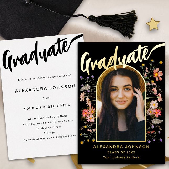 Invitación Con Relieve Metalizado Boho floral Graduado Foto Grad Fiesta Script Gold (Boho floral arch graduate photo black and gold foil calligraphy graduation party invitation)
