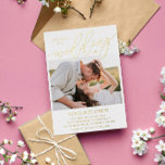 Invitación Con Relieve Metalizado Bonito Fotos de Guión Dorado Boda de doble cara<br><div class="desc">Blanco doble cara de dos en una invitación a la boda con fotos y detalles de Relieve metalizado dorado. Únete a nosotros para el boda de está escrito en la parte superior de la invitación a la boda fotográfica, con boda en un hermoso guión de caligrafía impreso en Relieve metalizado...</div>