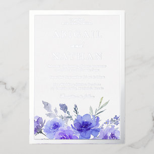Invitación Con Relieve Metalizado Borde de lámina plateada para boda floral púrpura 
