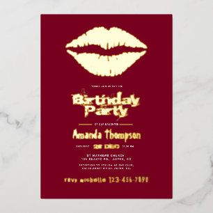 Invitación Con Relieve Metalizado Borgoña y los labios de besos de cumpleaños dorado