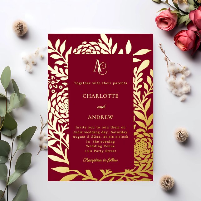 Invitación Con Relieve Metalizado Burgundy gold botanical monogram luxury wedding (Subido por el creador)