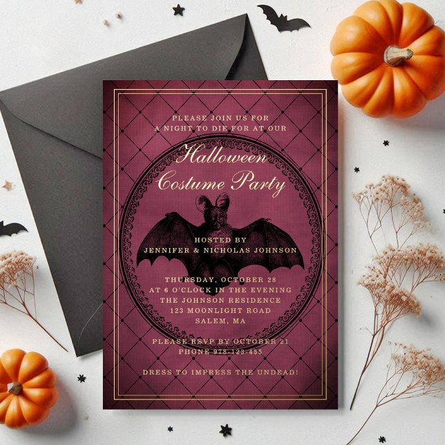 Invitación Con Relieve Metalizado Burgundy Gótico Bat Halloween Fiesta de disfraces (Burgundy Gothic Bat Halloween Costume Party Foil Invitation)