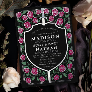 Invitación Con Relieve Metalizado Burgundy Sword Shield Monograma Fantasía Boda