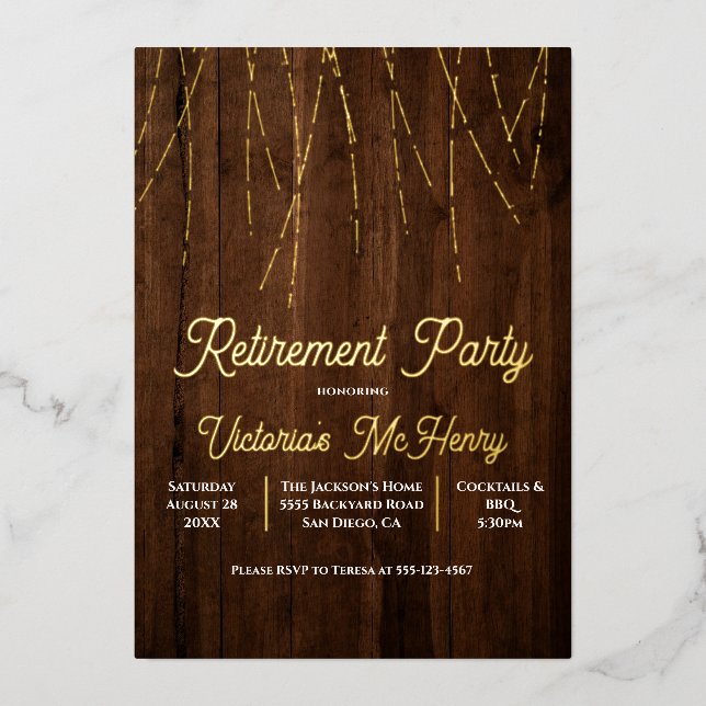 Invitación Con Relieve Metalizado Cadena de madera rústica de luces Fiesta de retiro (Anverso)