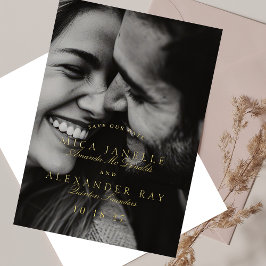 Invitación Con Relieve Metalizado Caligrafía Dorada Formal Clásica Elegante Foto