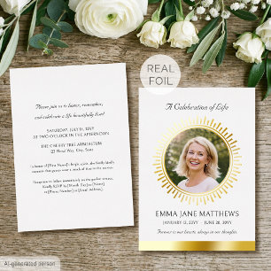 Invitación Con Relieve Metalizado Celebración de la Vida con Hojas de Oro Blanco Fun
