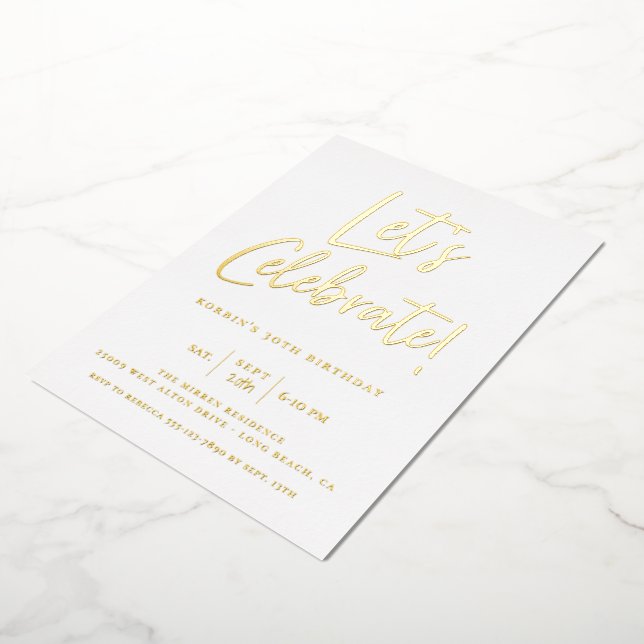 Invitación Con Relieve Metalizado Celebremos el cumpleaños del guión azul moderno (girado)