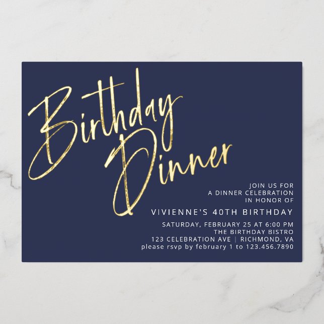 Invitación Con Relieve Metalizado Cena de cumpleaños mínima moderna de Navy Blue y G (Anverso)