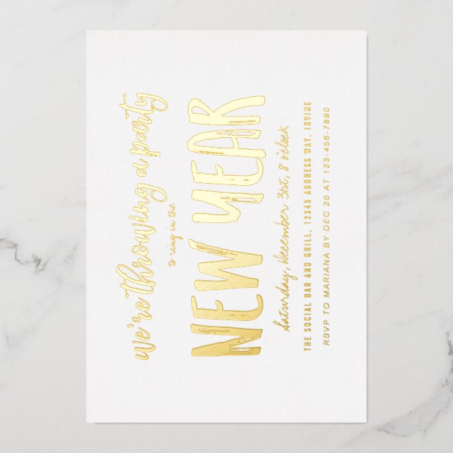 Invitación Con Relieve Metalizado Cepillado Fiesta de Nochevieja (Anverso)