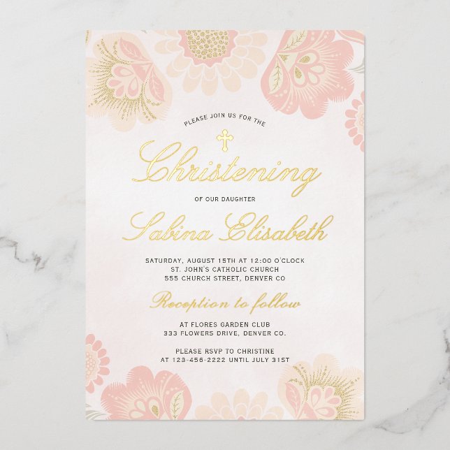 Invitación Con Relieve Metalizado Chica floral rosado Christening Gold Cross real (Anverso)