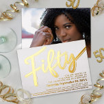 Invitación Con Relieve Metalizado Cincuenta y cincuenta años fiesta de cumpleaños bl<br><div class="desc">Cincuenta fondo blanco simple con un texto de Relieve metalizado dorado o tu propio color de Relieve metalizado. Personaliza esta invitación de cumpleaños de 50 años con el guión de la fiesta de cumpleaños con los detalles de tu fiesta de cumpleaños, y una foto de tu chica de cumpleaños al...</div>