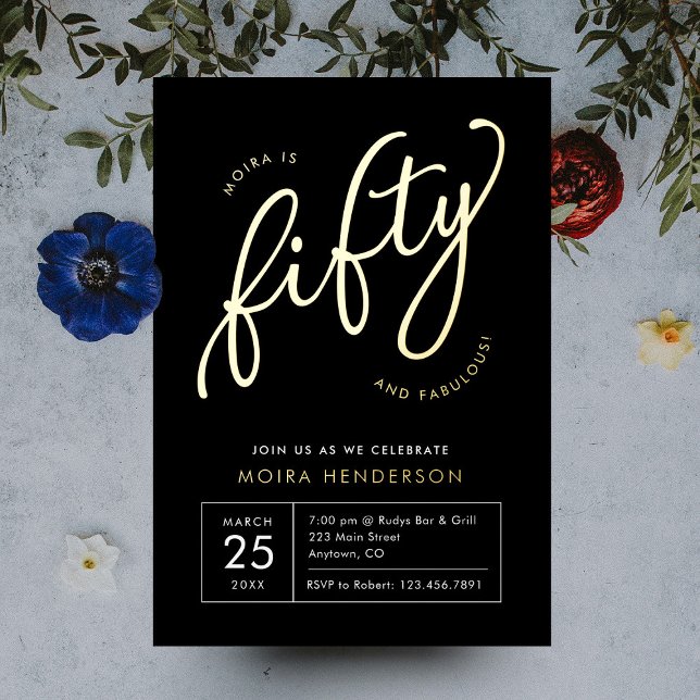 Invitación Con Relieve Metalizado Cincuenta y fabuloso Black 50 Birthday Gold (fifty and fabulous modern minimalist gold foil 50th birthday party invitation)