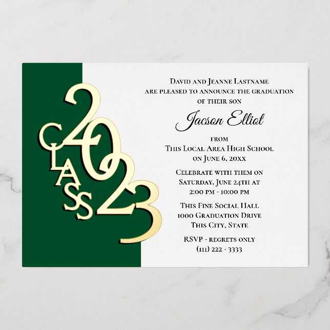 Invitación Con Relieve Metalizado Clase 2023 Graduación Verde y Oro (Anverso)
