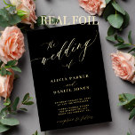 Invitación Con Relieve Metalizado Código QR elegante moderno boda negro dorado<br><div class="desc">Elegante y romántico trendy invitación a una boda de Relieve metalizado de oro real con el texto "el boda de" que incluye un guión de caligrafía de oro falso de moda y tu CÓDIGO QR (generado automáticamente). Personalízalo con tu texto. Esta invitación a una boda intemporal es idónea para ceremonias...</div>
